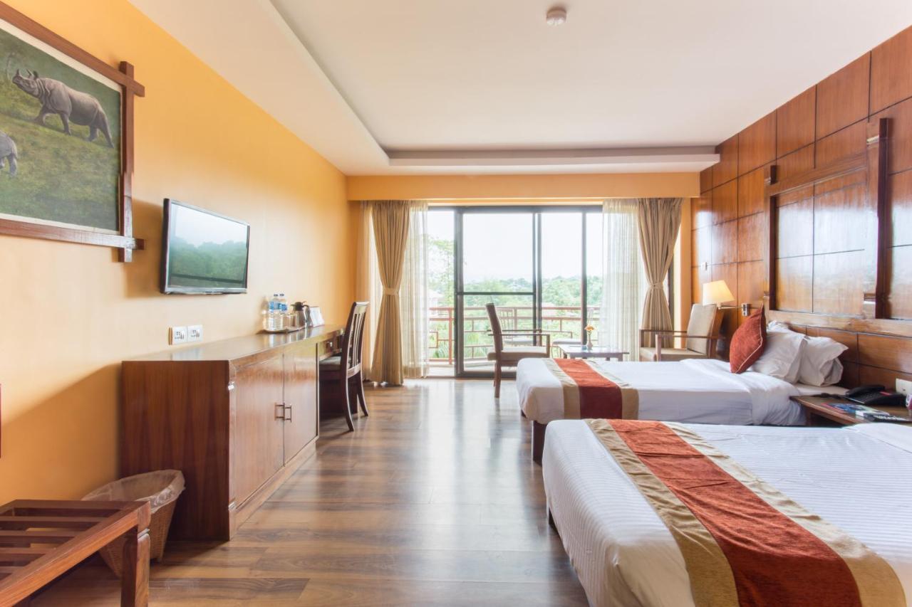 Landmark Forest Park Sauraha Exterior photo