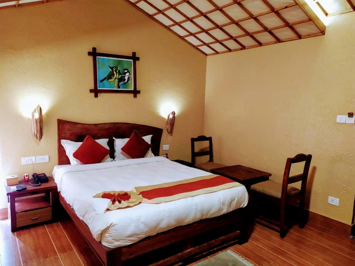 Landmark Forest Park Sauraha Exterior photo
